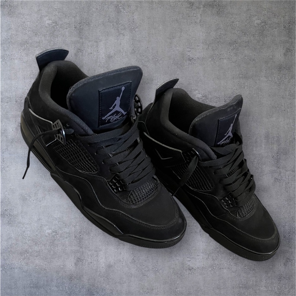 Nike Retro Jordan’s 4 Black Cats Sneakers